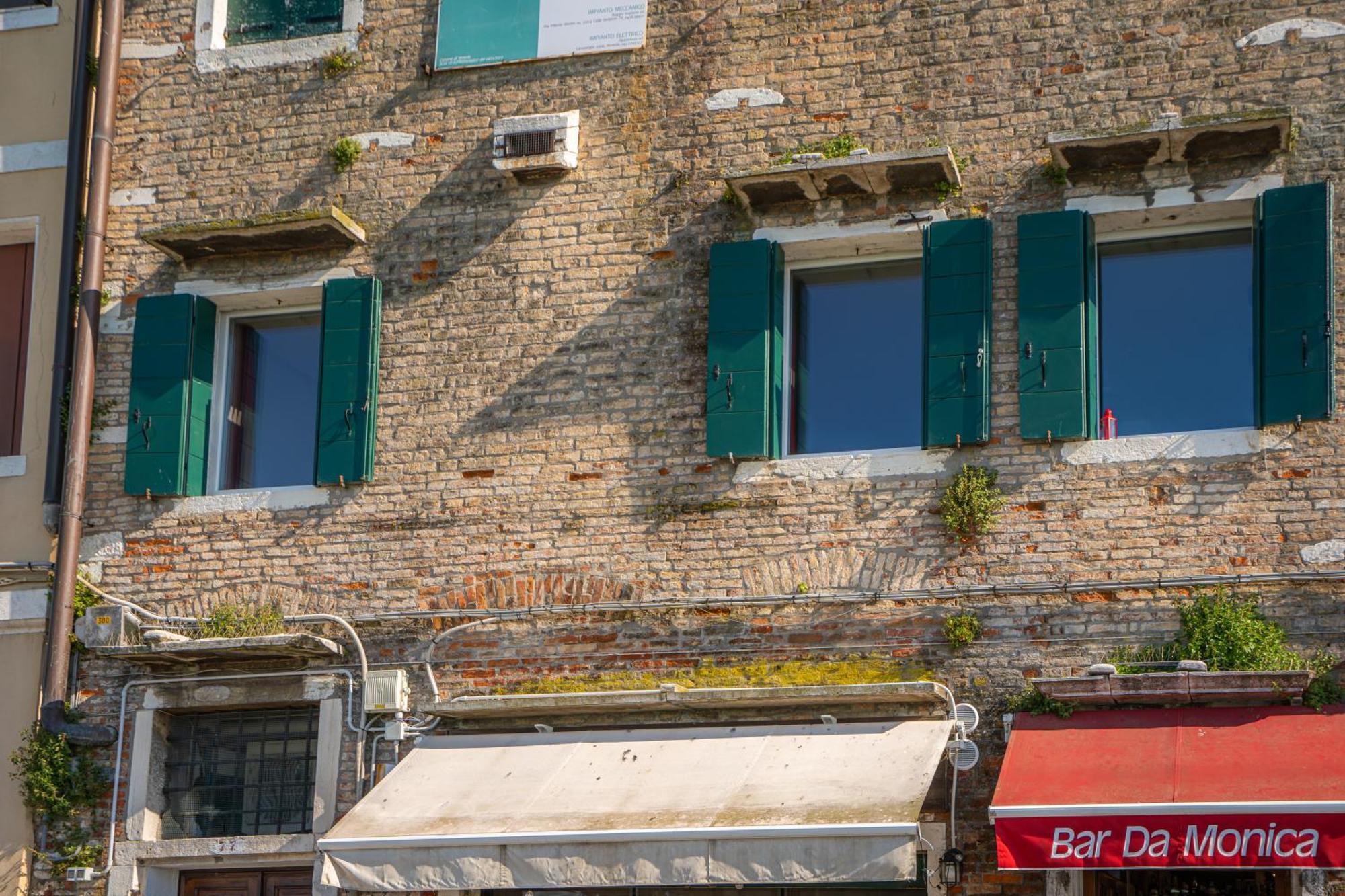 3 Windows On St - Waterfront Apartment Venice